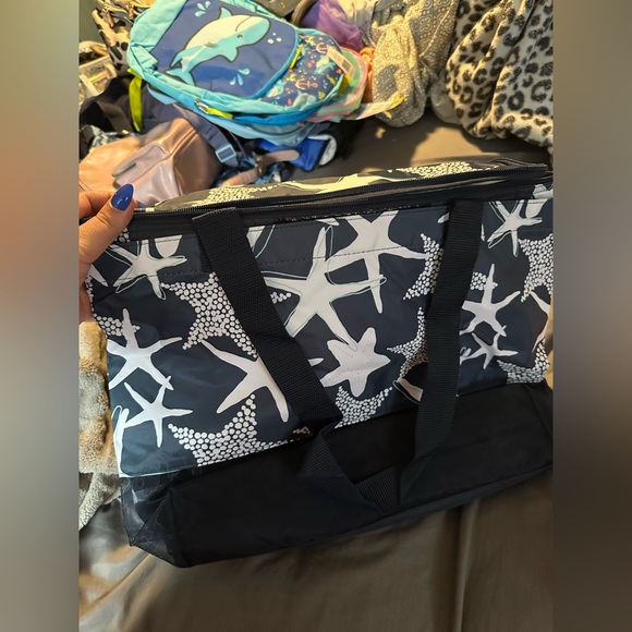 Thirty One Cooler - Picture 1 of 4